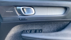 Volvo XC40 2.0 B4P Ultra Dark 5dr Auto Petrol Estate